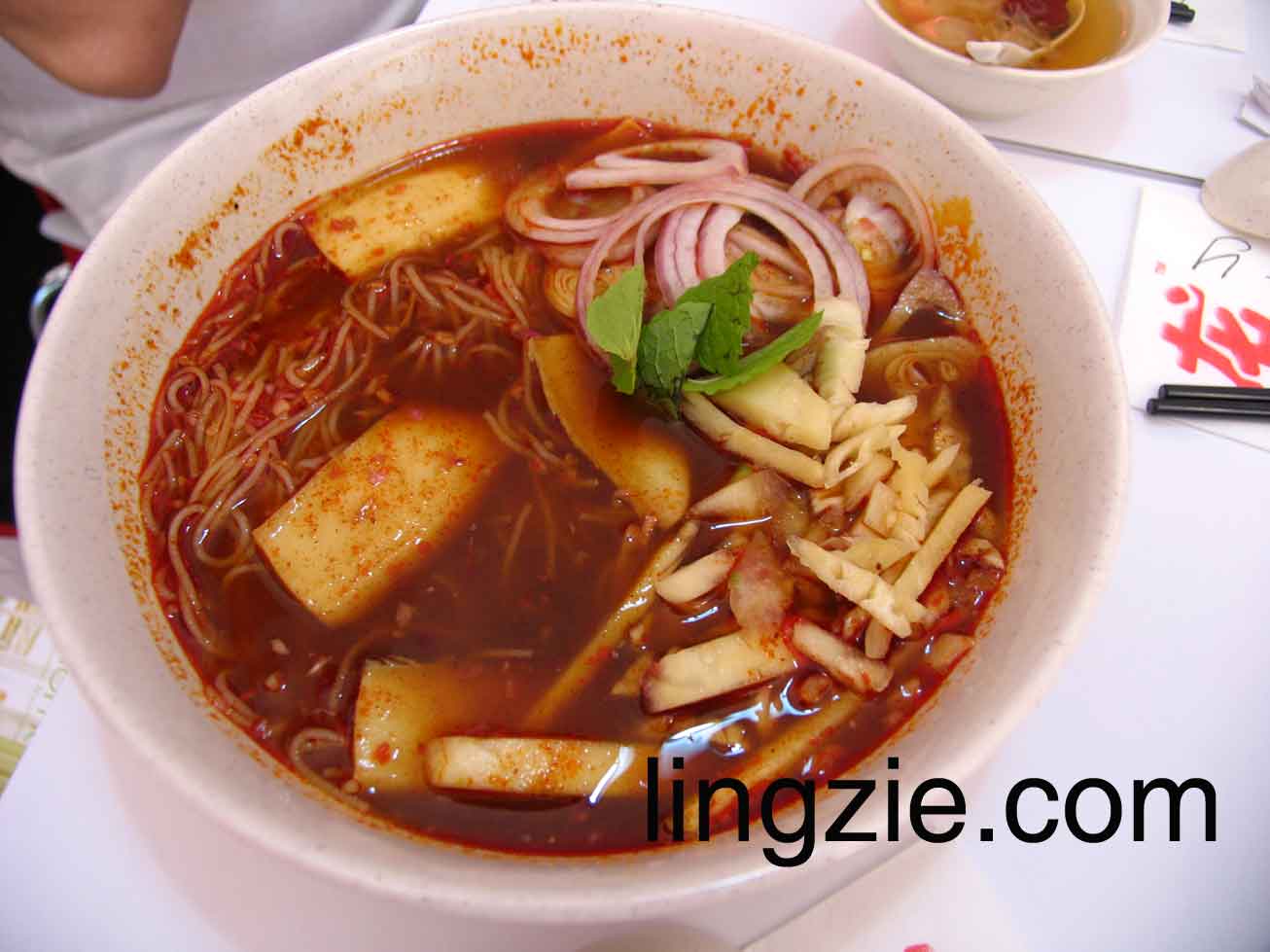 dragony4 Hot & Spicy Abalone Rice Noodle Soup