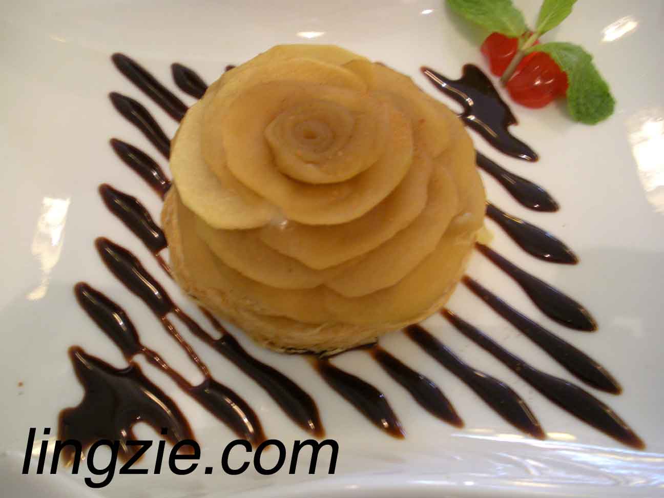 saigon20 Vietnamese Apple Pie