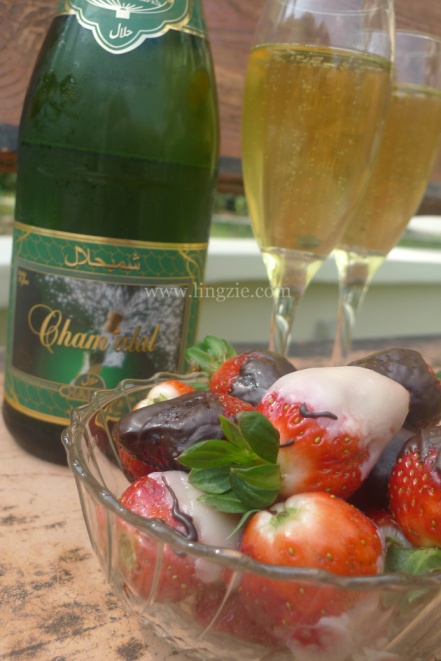 Cham'alal with strawberries