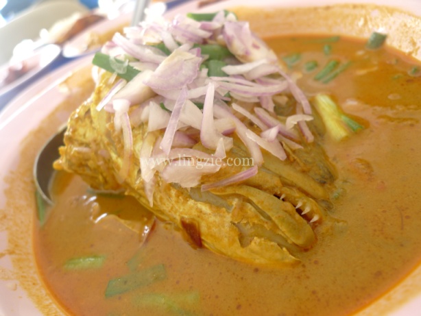 Noor Bee Nasi Melayu Curry Fish Head2