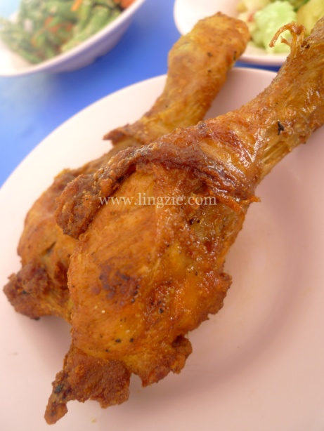 Noor Bee Nasi Melayu fried chicken
