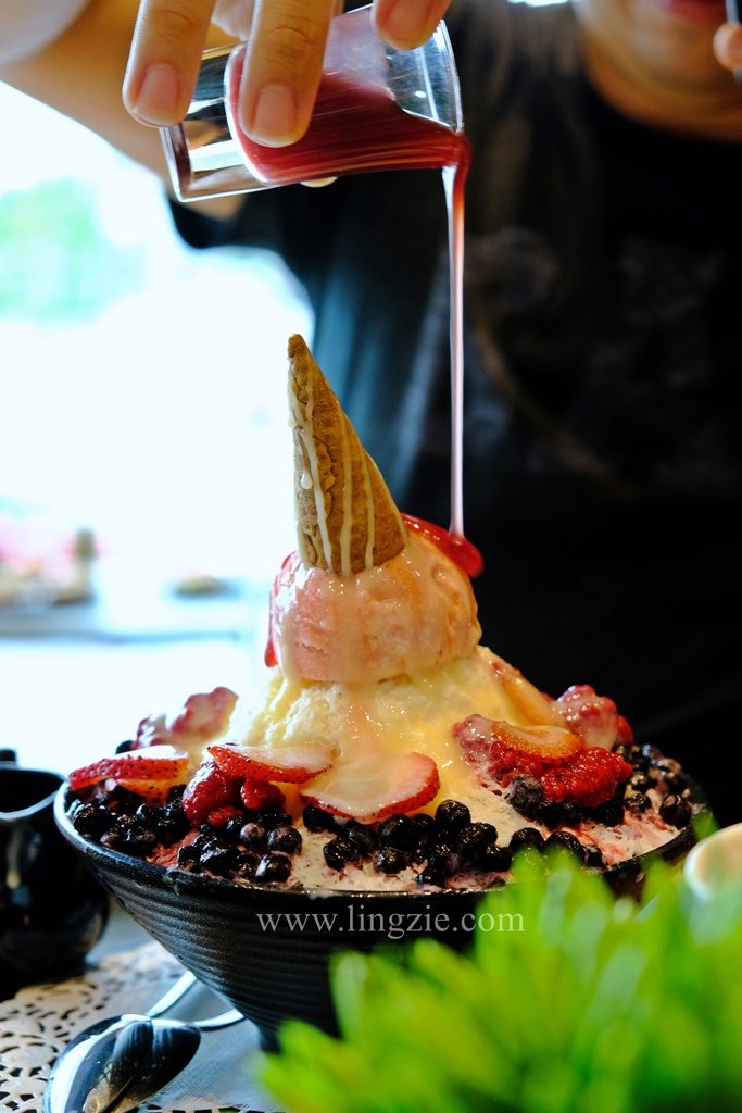 Baguni + Gusttimo, Sunshine Square, Penang Food Blog, Lingzie Food Blog, Flower Gelato, Korean Store