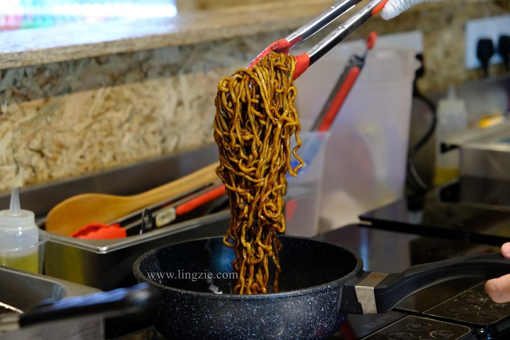 Baguni + Gusttimo, Sunshine Square, Penang Food Blog, Lingzie Food Blog, Flower Gelato, Korean Store